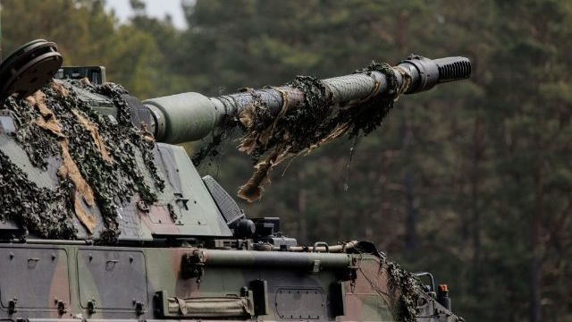 Існує перспектива нових поставок важкого озброєння з Німеччини – Шмигаль